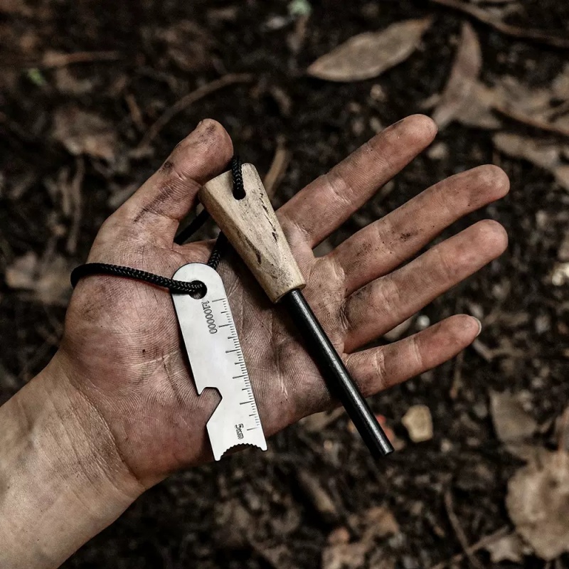 Pemantik api portabel untuk lu - Ferro Rod Striker ulasan dan harga